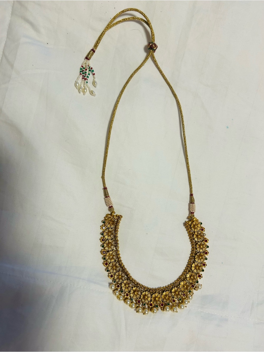 Traditional Light Weight Gold-Tone Pearl Accent Women’s Fashion Necklace